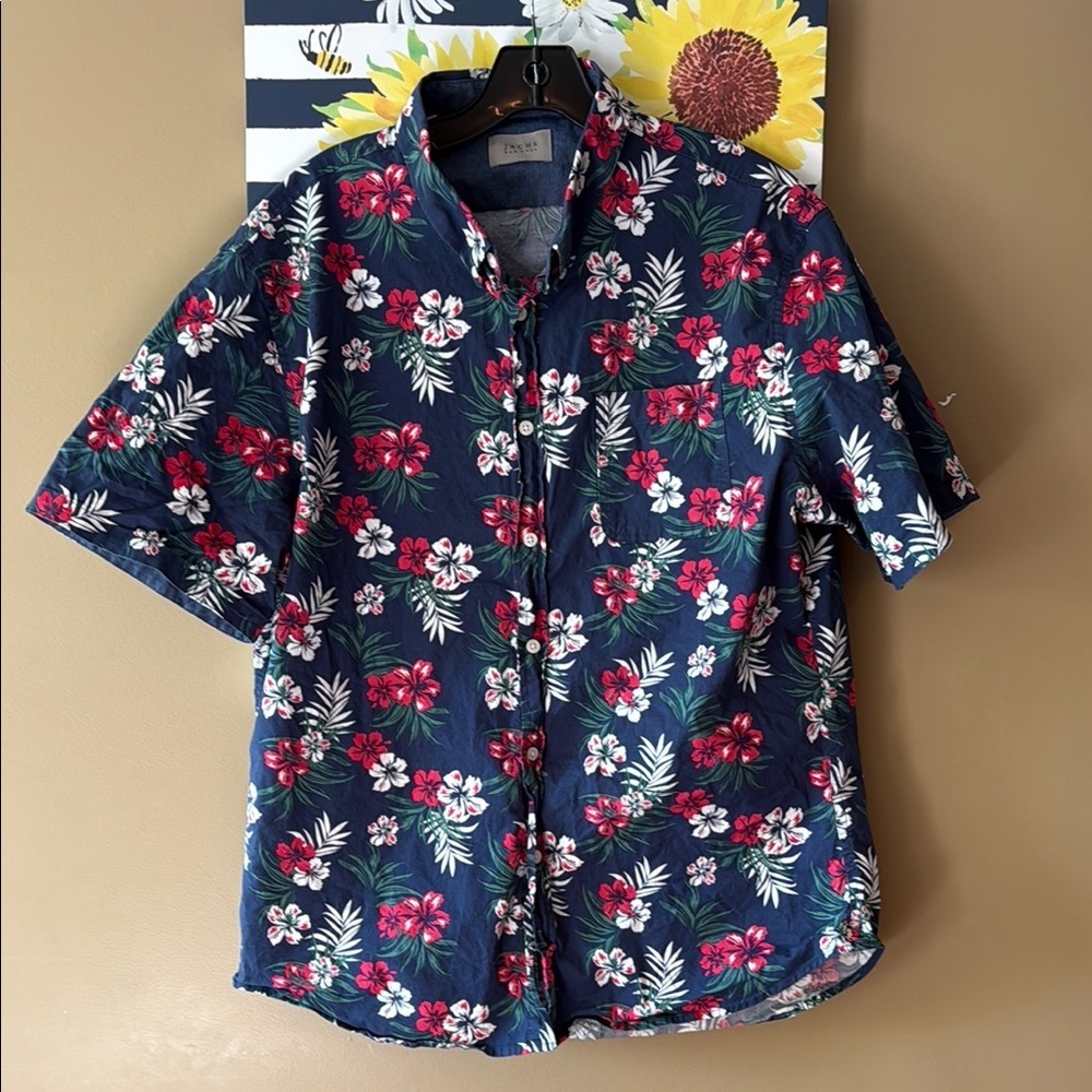 Jach’s button down tropical Navy Shirt L